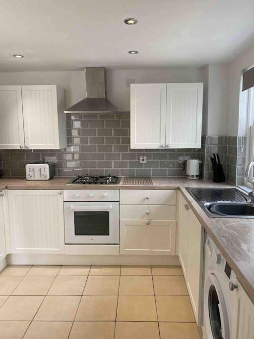 2 Bed Cottage Barnstaple North Devon Dog-Friendly! House in Barnstaple