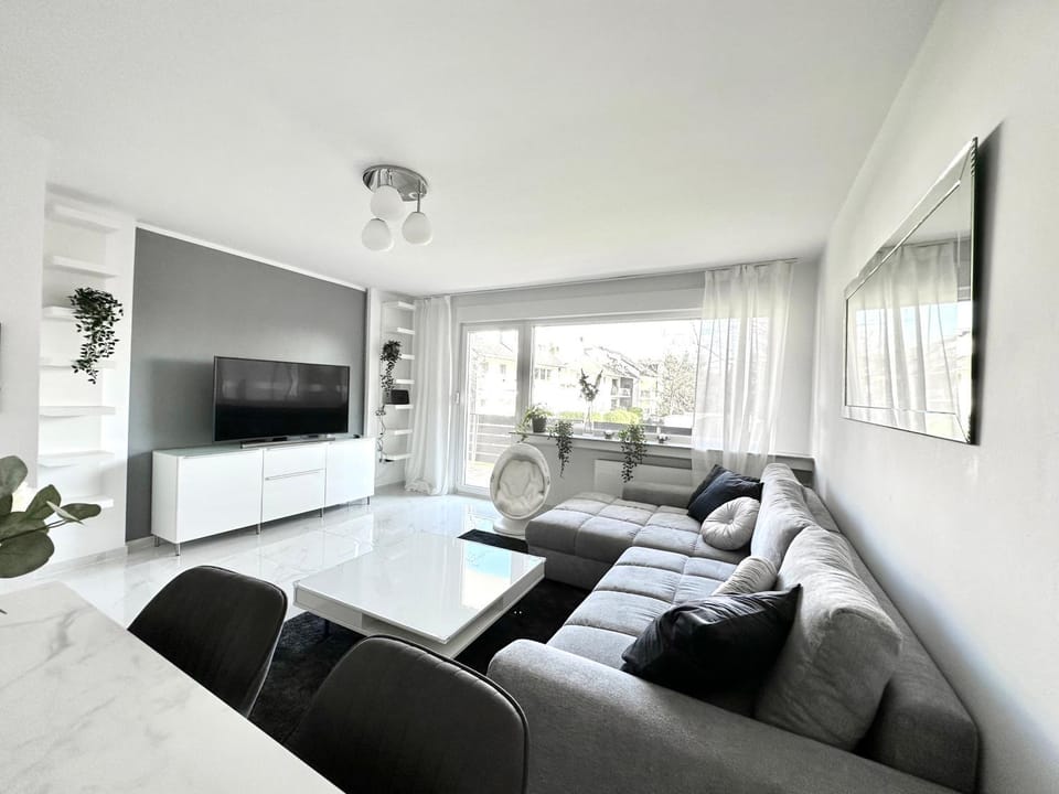 Bed, Living room, Seating area, Bedroom