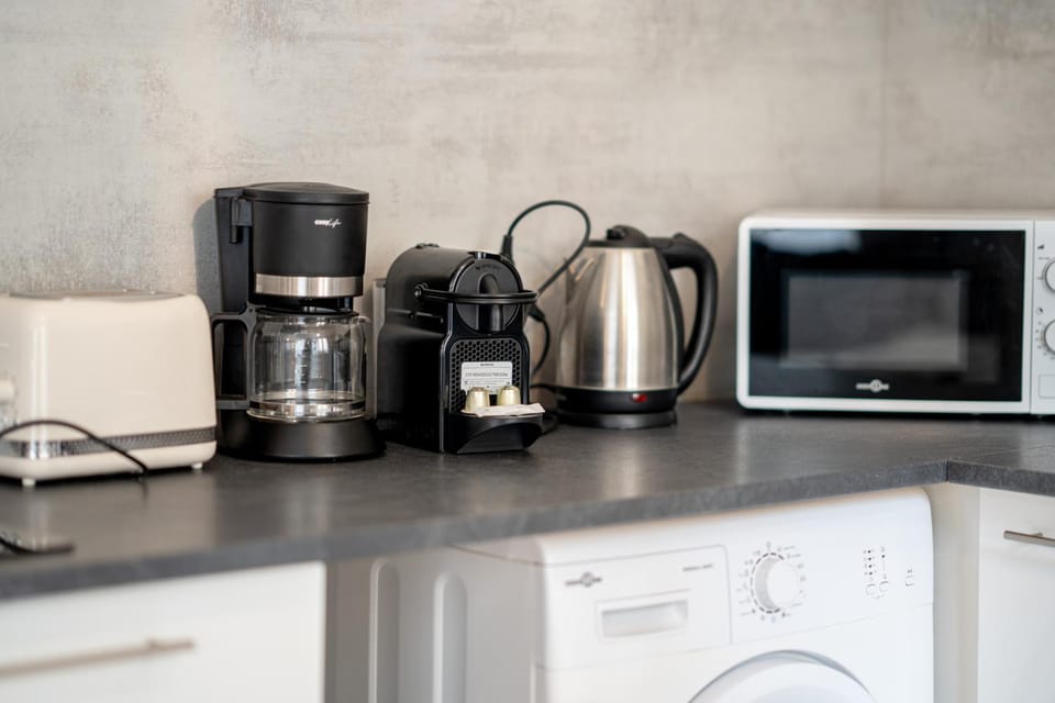 Coffee/tea facilities, microwave, kitchen