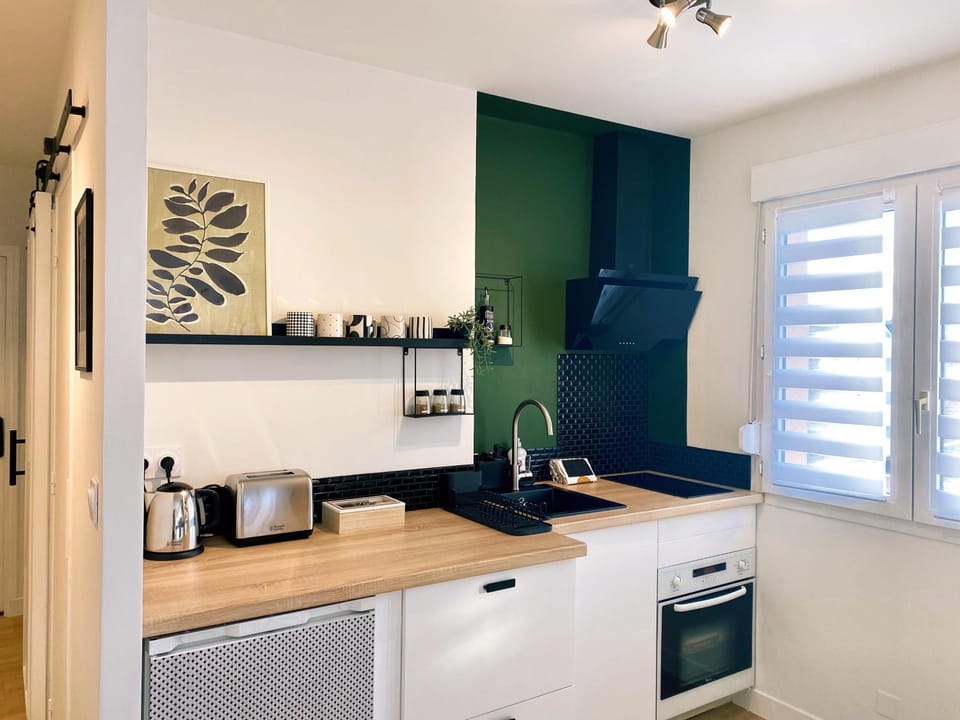 Coffee/tea facilities, Kitchen or kitchenette, minibar, pet friendly, stove, toaster
