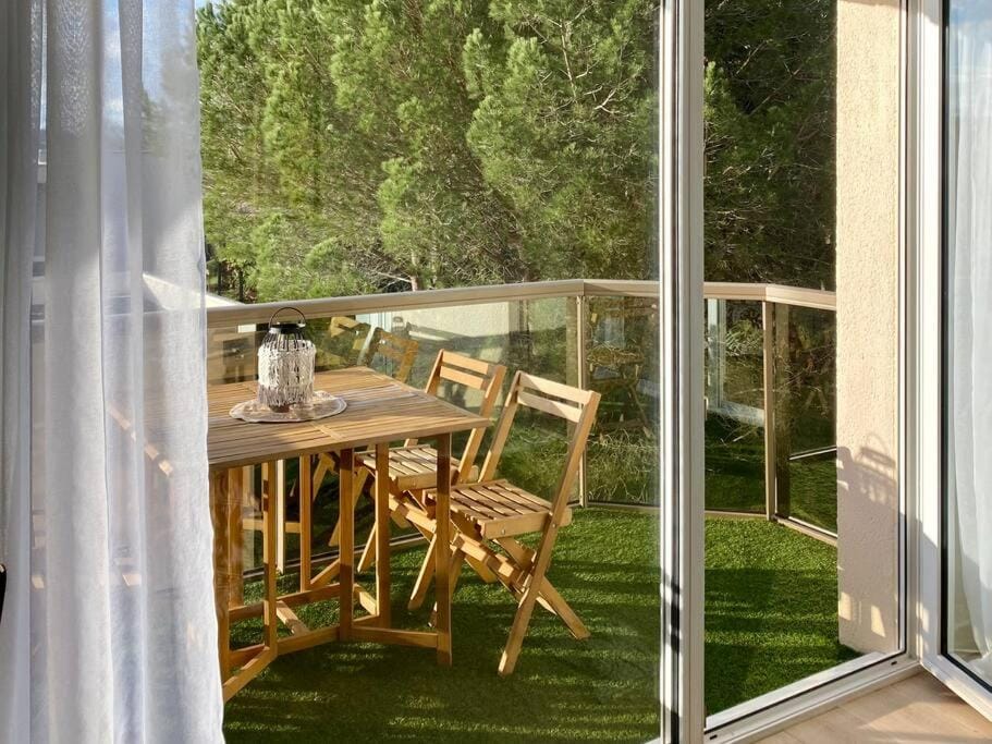 Patio, View (from property/room), Balcony/Terrace, Dining area, Garden view