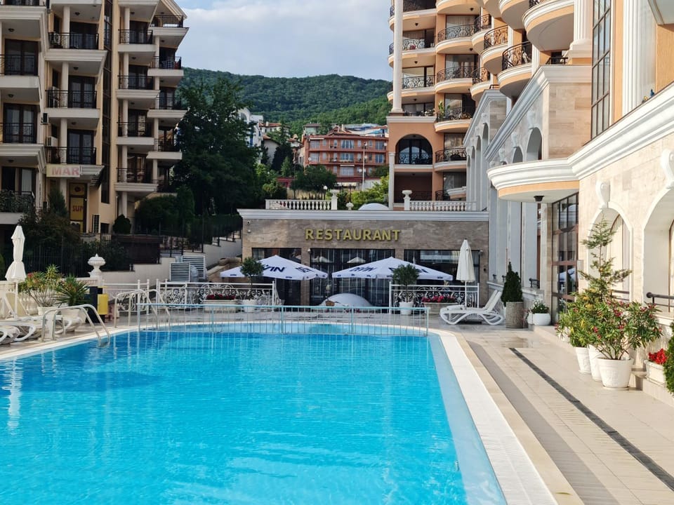 Pool view, Swimming pool