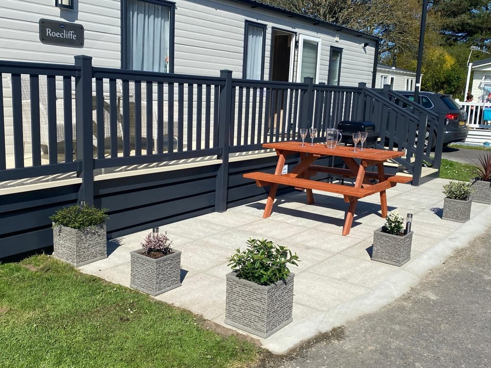 The Roecliffe, Holiday mid-lodge, Shorefield Country Park Campground/ 
RV Resort in New Forest District
