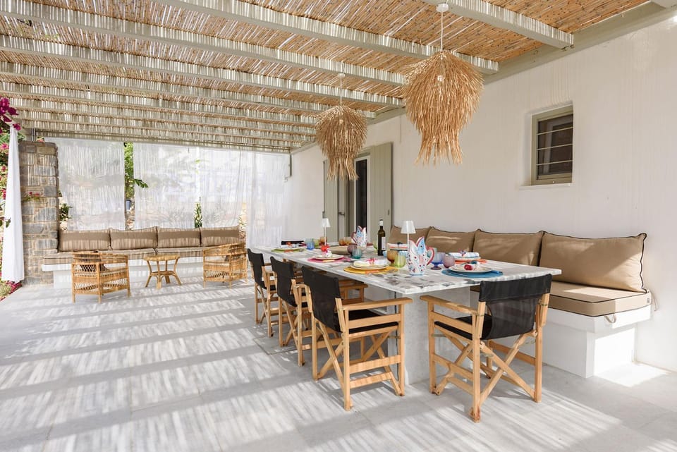 Seating area, Dining area