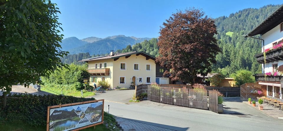 Property building, Restaurant/places to eat, Summer, Mountain view, Swimming pool, Seasons