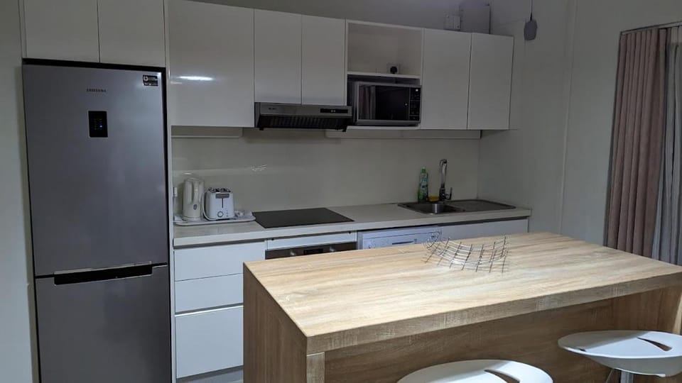 Luxury 2-bedroom apartment with shared pool 2 mins to Pereybere beach Apartment in Grand Baie