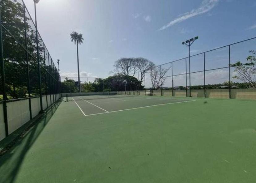 Day, Tennis court