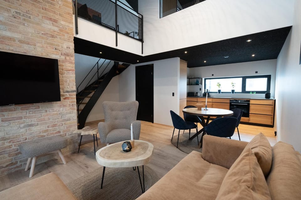 TV and multimedia, Living room, Seating area