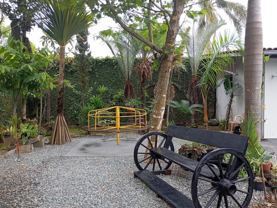 Casa em Penha, Jardim do Éden House in Penha