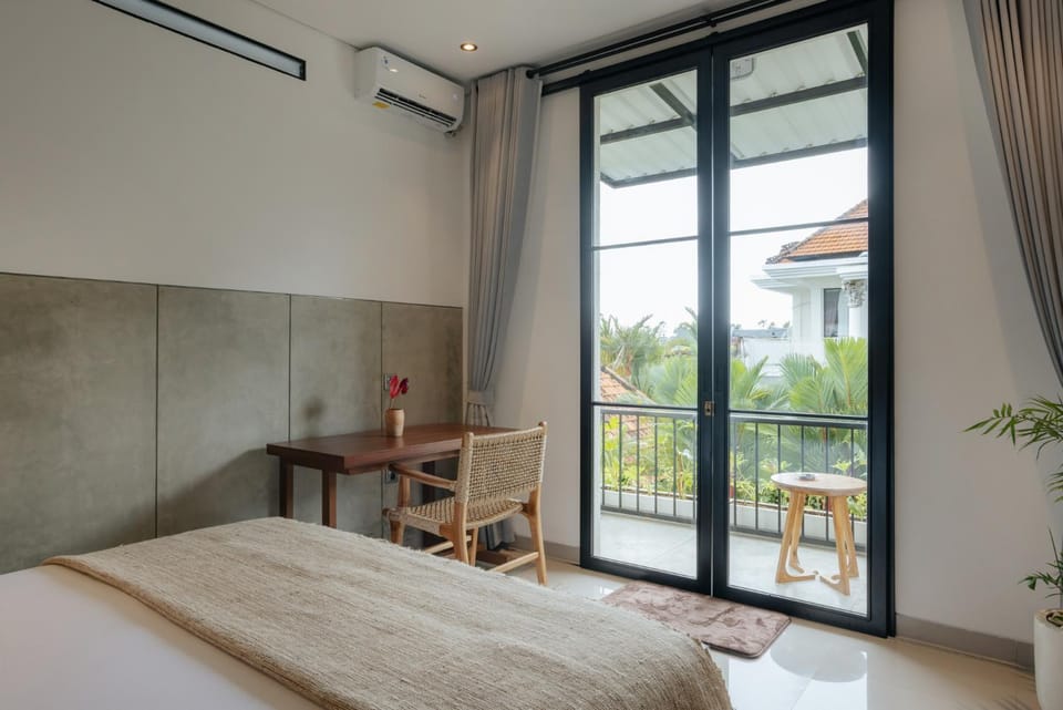 View (from property/room), Balcony/Terrace, Bedroom