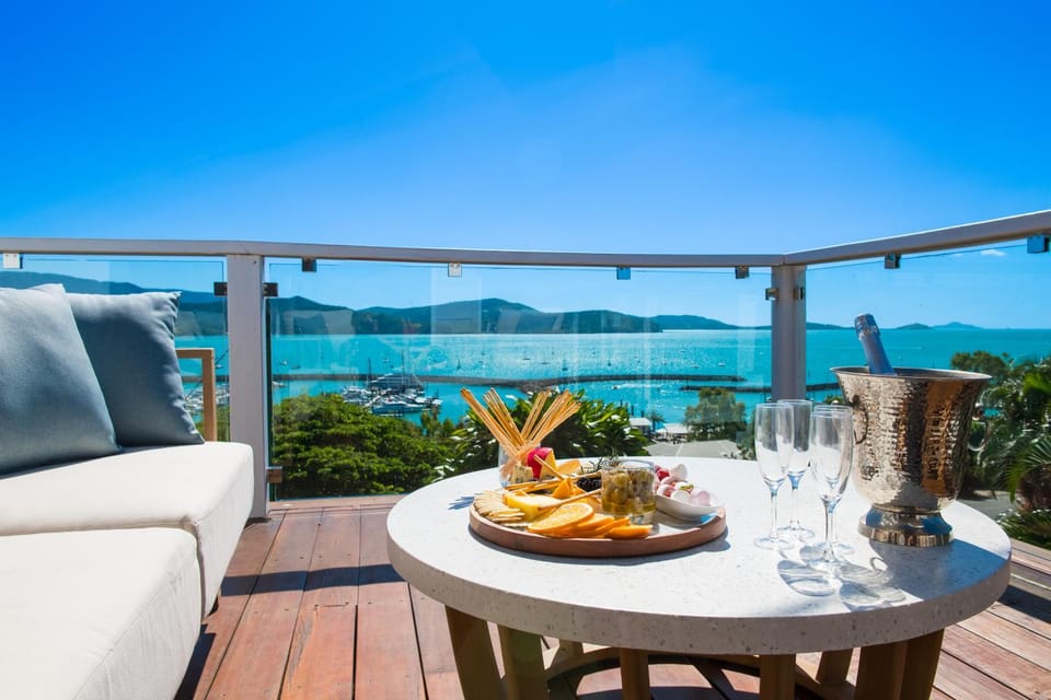 Nautical Views - Airlie Beach House in Airlie Beach