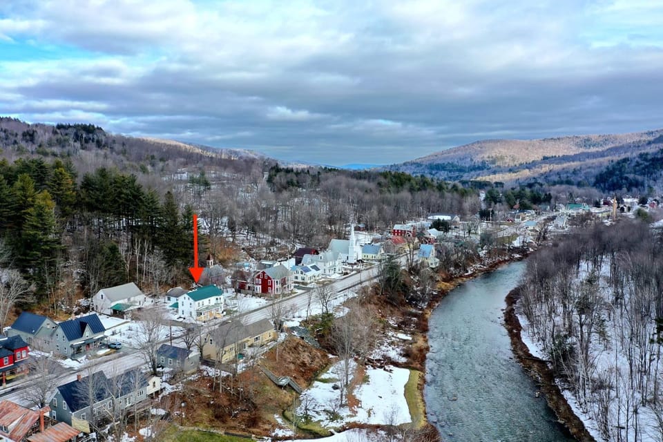 Bird's eye view, Mountain view, River view