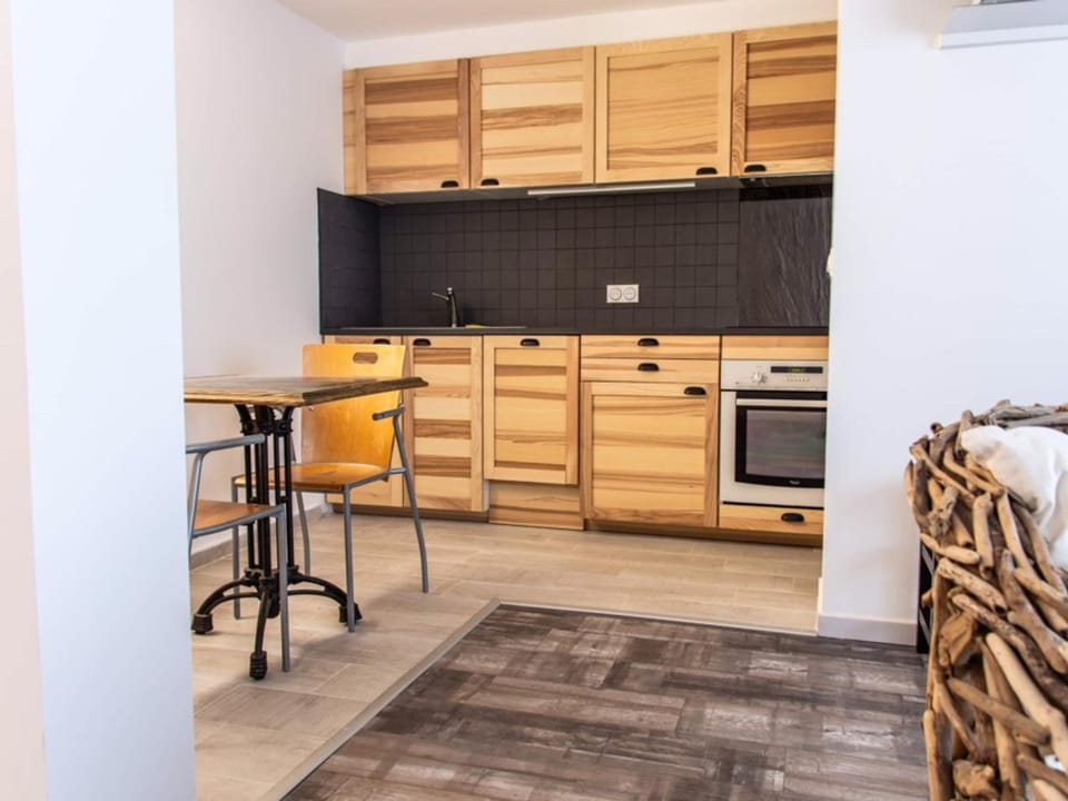 Magnifique T2 à Balaruc-les-Bains avec Balcon, WiFi et Animaux Bienvenus - FR-1-503-143 Apartment in Balaruc-les-Bains