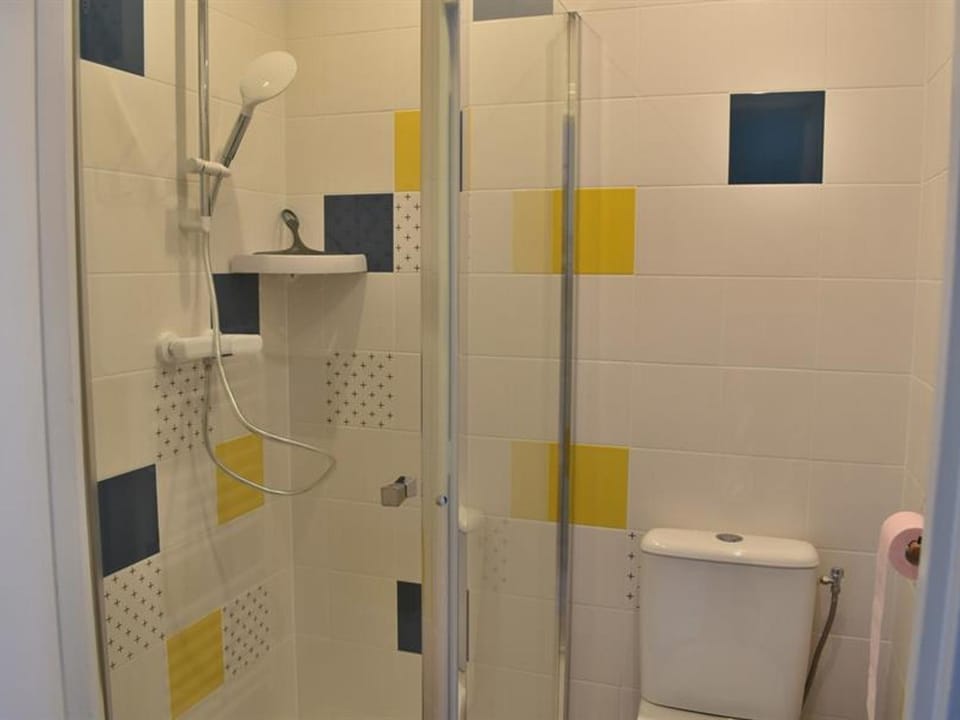 Studio cosy avec balcon et climatisation, proche des thermes - FR-1-503-140 Apartment in Balaruc-les-Bains