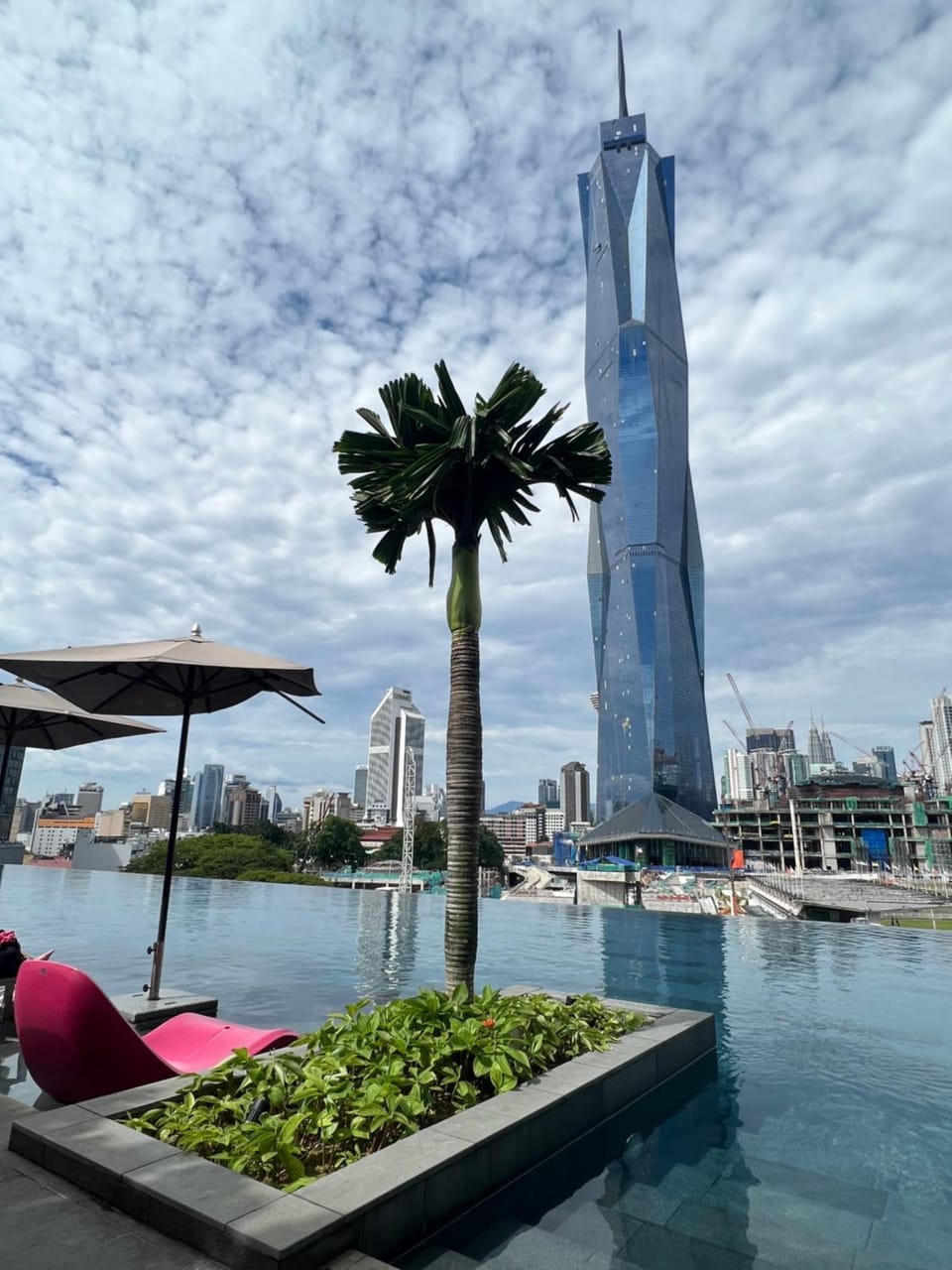 Property building, Nearby landmark, Day, City view, Landmark view, Pool view, Swimming pool