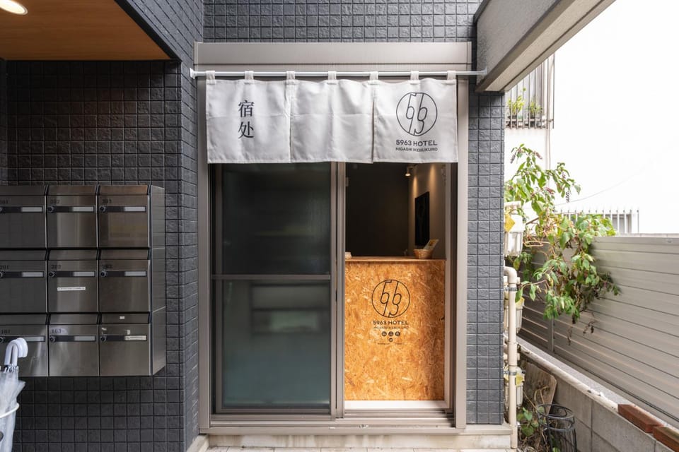 Property building, Day