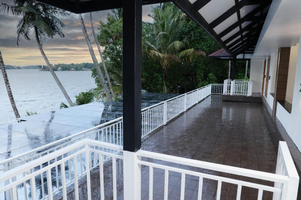 QUILON LAKE INN Bed and Breakfast in Kerala