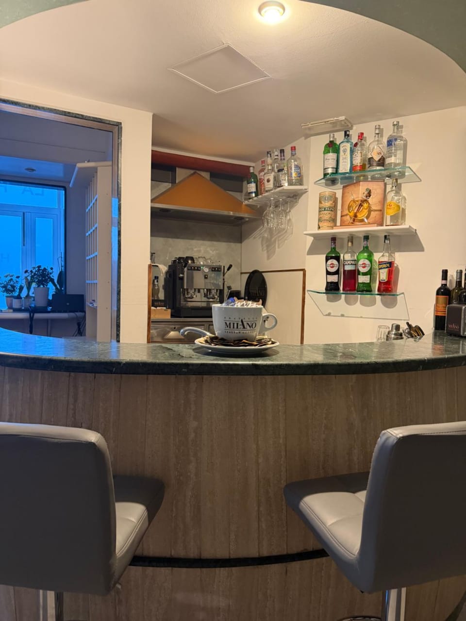 Lounge or bar, Food and drinks, Drinks, Alcoholic drinks, Non alcoholic drinks