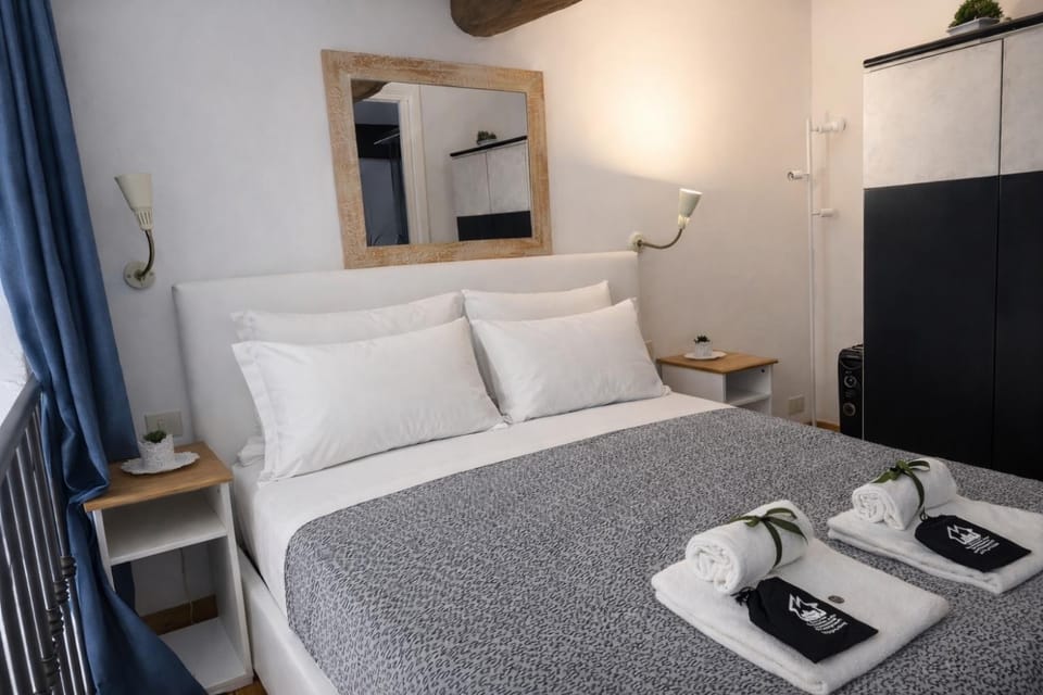 Via dei Cestari loft Apartment in Rome