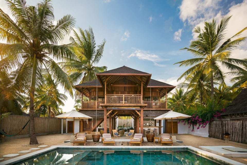 Property building, Day, Garden view, Pool view, Swimming pool, sunbed, towels