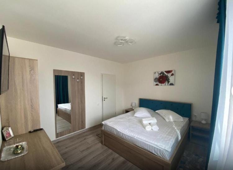 Bed, Photo of the whole room, Bedroom, towels, wardrobe