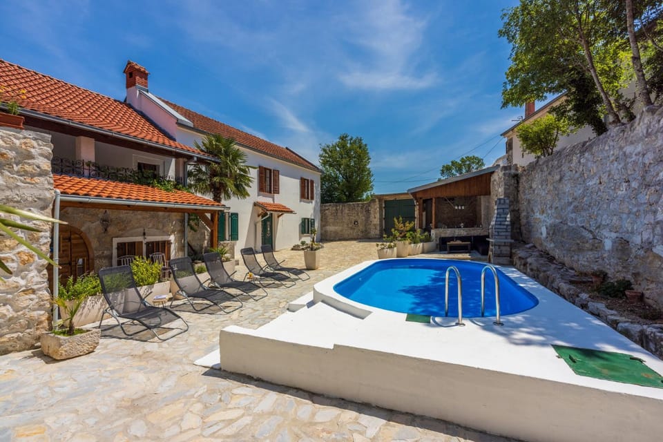Property building, Swimming pool