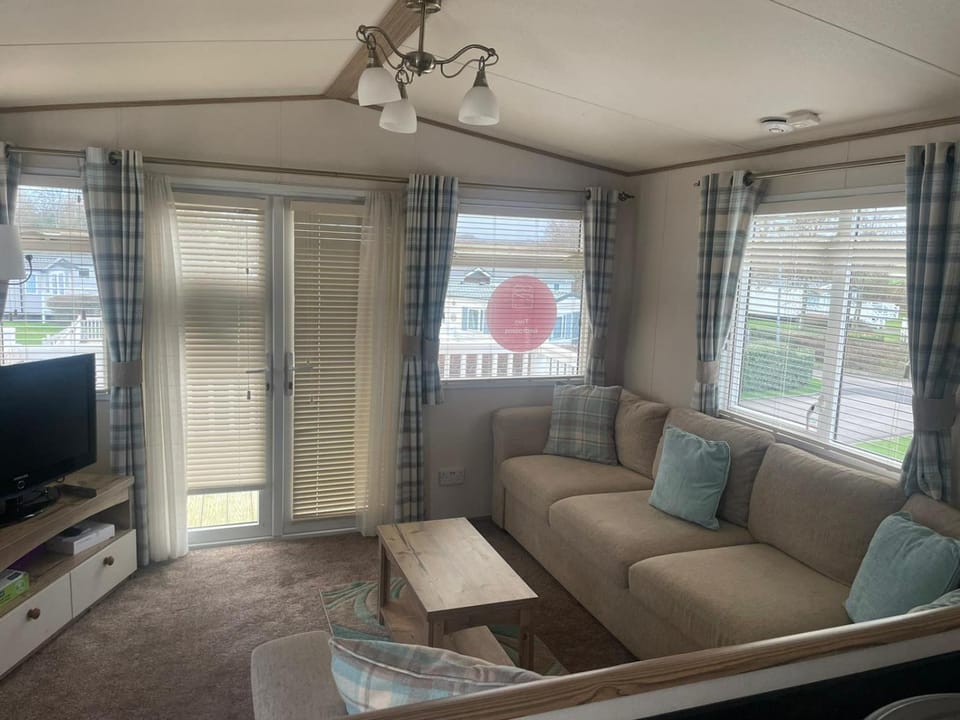 Luxury 6 Berth Caravan, Marton Mere Apartment in Blackpool