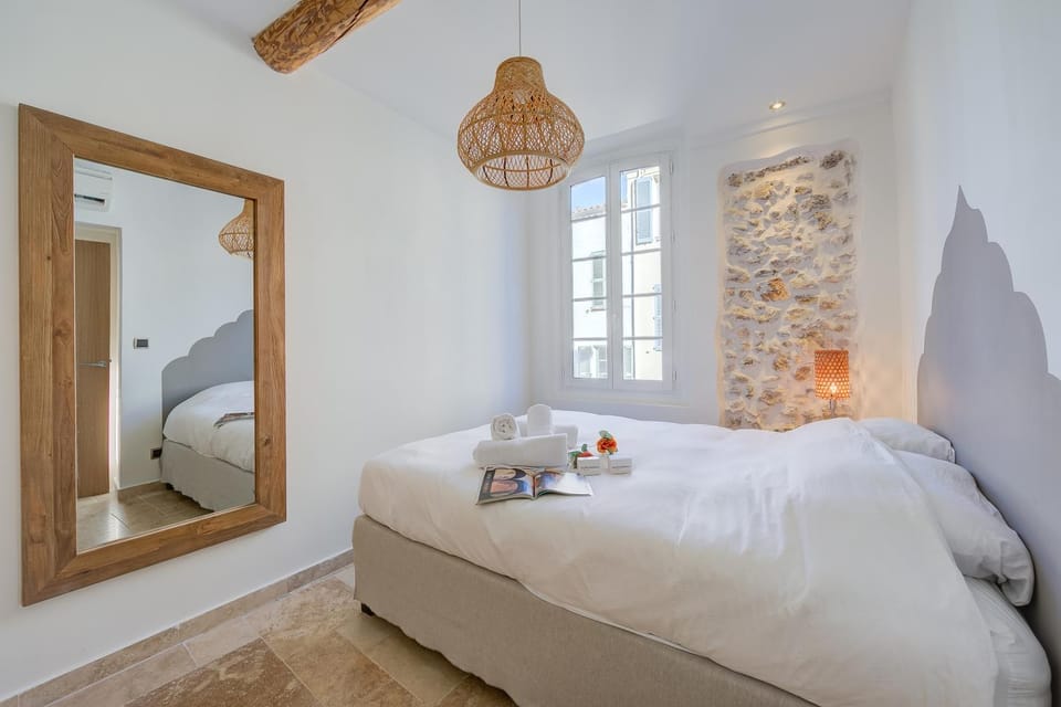 Bedroom, Bedroom
