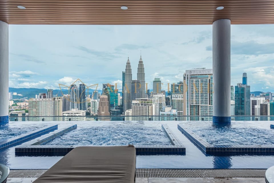 Hot Tub, Swimming pool