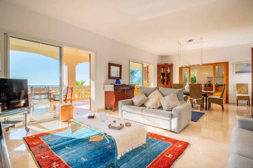 Communal lounge/ TV room, TV and multimedia, Balcony/Terrace, Living room, Seating area, Sea view