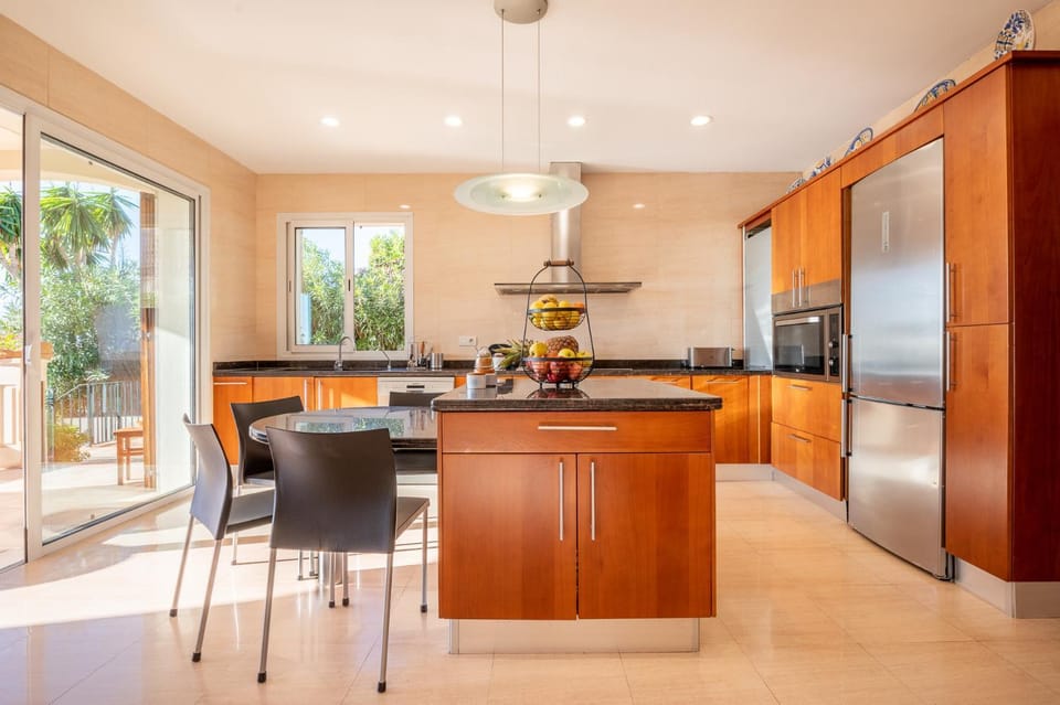 Balcony/Terrace, Kitchen or kitchenette, Dining area, Garden view, dishwasher, pet friendly, stove