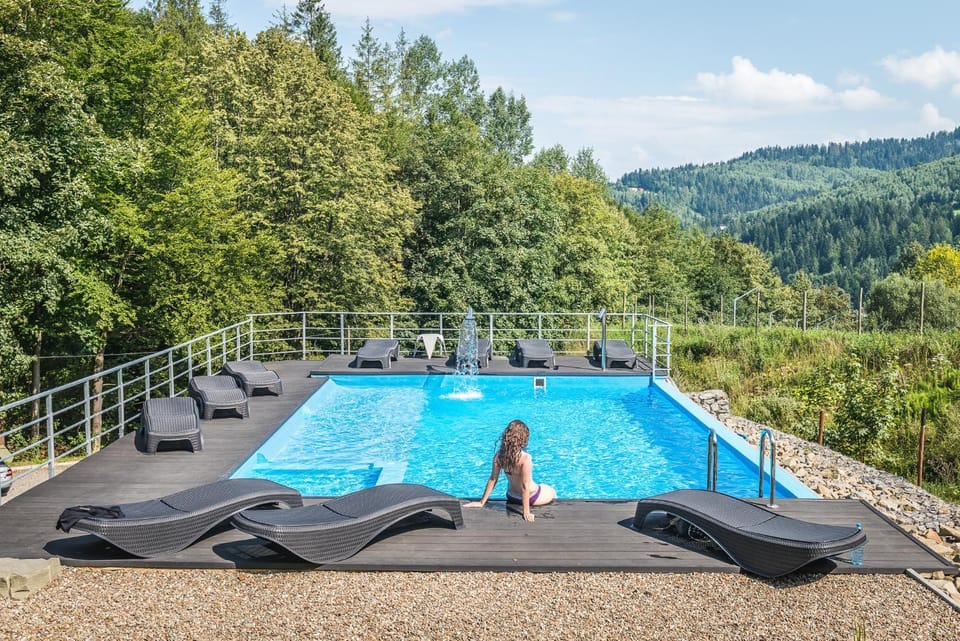 People, Natural landscape, Pool view, Swimming pool, sunbed