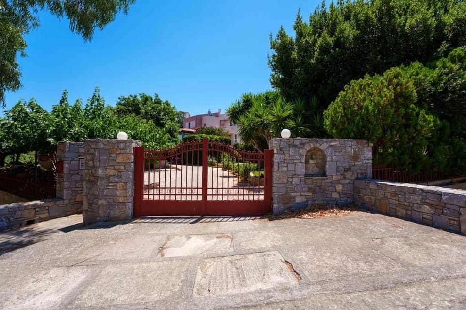 Four seasons! Apartment in Crete