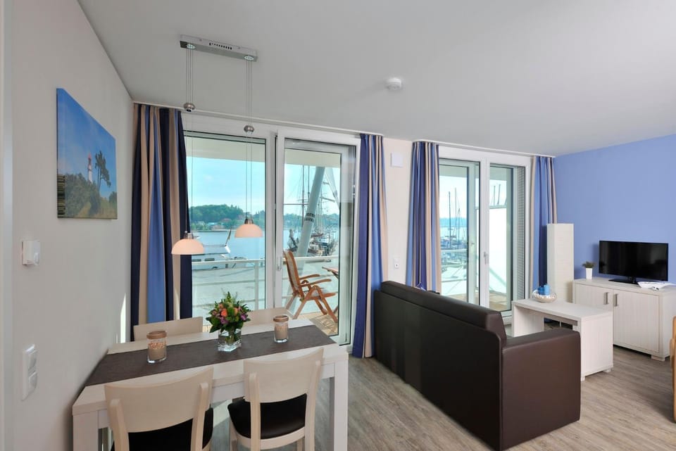 Apartment 1 "Nordlicht" - Blickrichtung Binnen- und Yachthafenoffenes Meer Apartment in Eckernförde