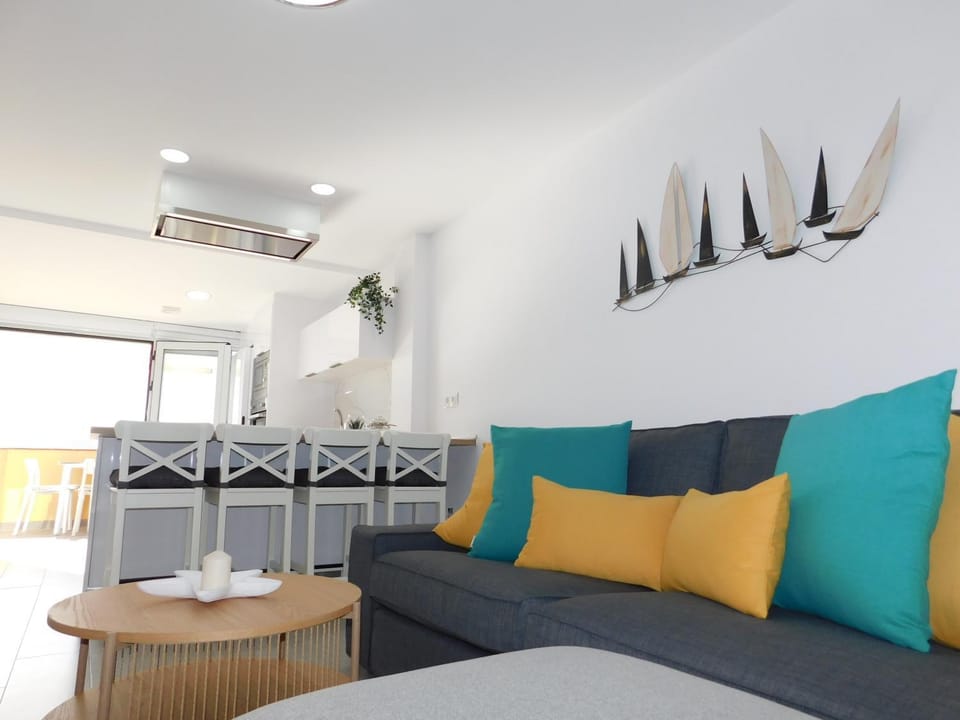 Living room, Photo of the whole room, Seating area, Dining area