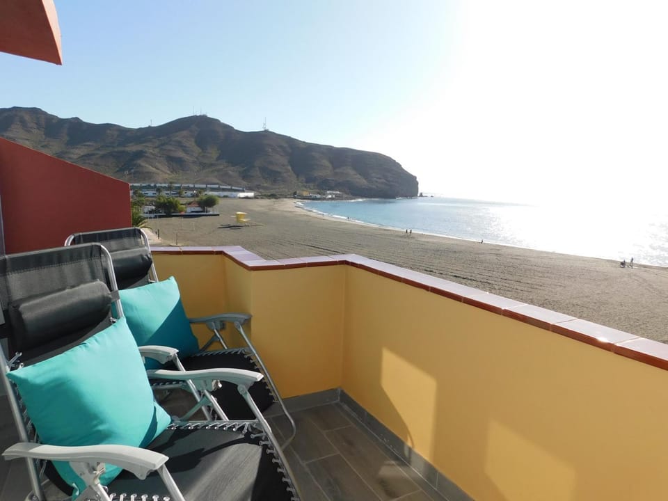 Balcony/Terrace, Living room, Beach, Mountain view, Sea view