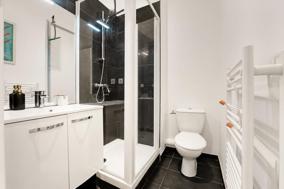 Shower, Toilet, Bathroom