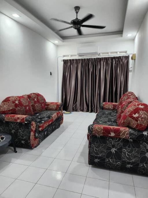 D'Haja 61 KLIA Sepang with 3 AIRCONDS & WiFi House in Selangor, Malaysia