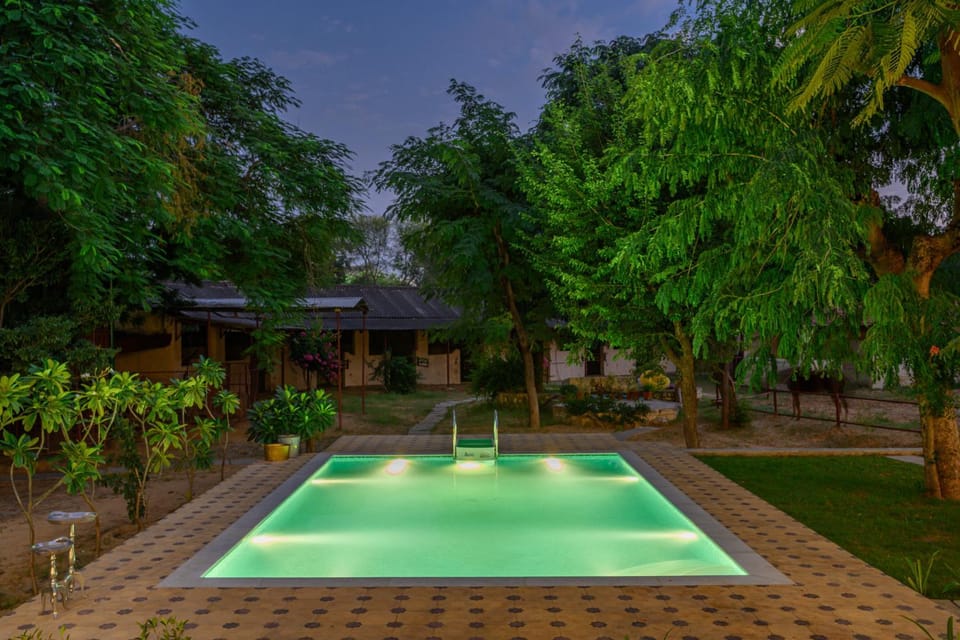 Swimming pool