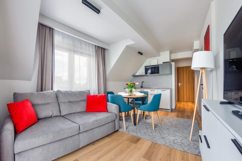 TV and multimedia, Kitchen or kitchenette, Living room, Dining area