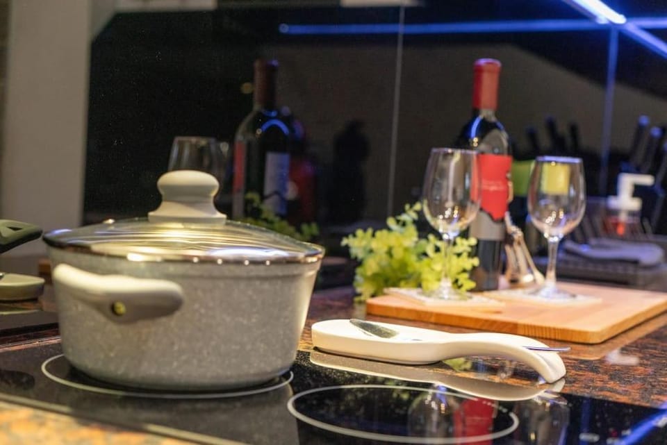 Food and drinks, Food, Drinks, Alcoholic drinks