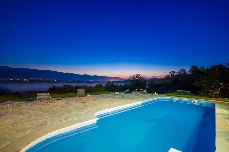 Mountain view, Swimming pool