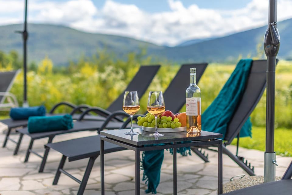 Swimming pool, sunbed