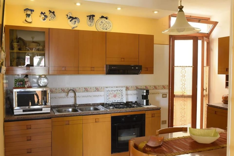 Coffee/tea facilities, Kitchen or kitchenette, dishwasher