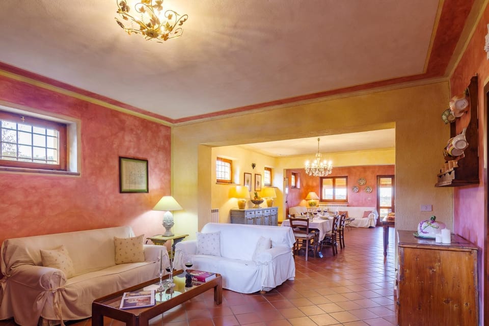Living room, Lounge or bar, Seating area, Dining area