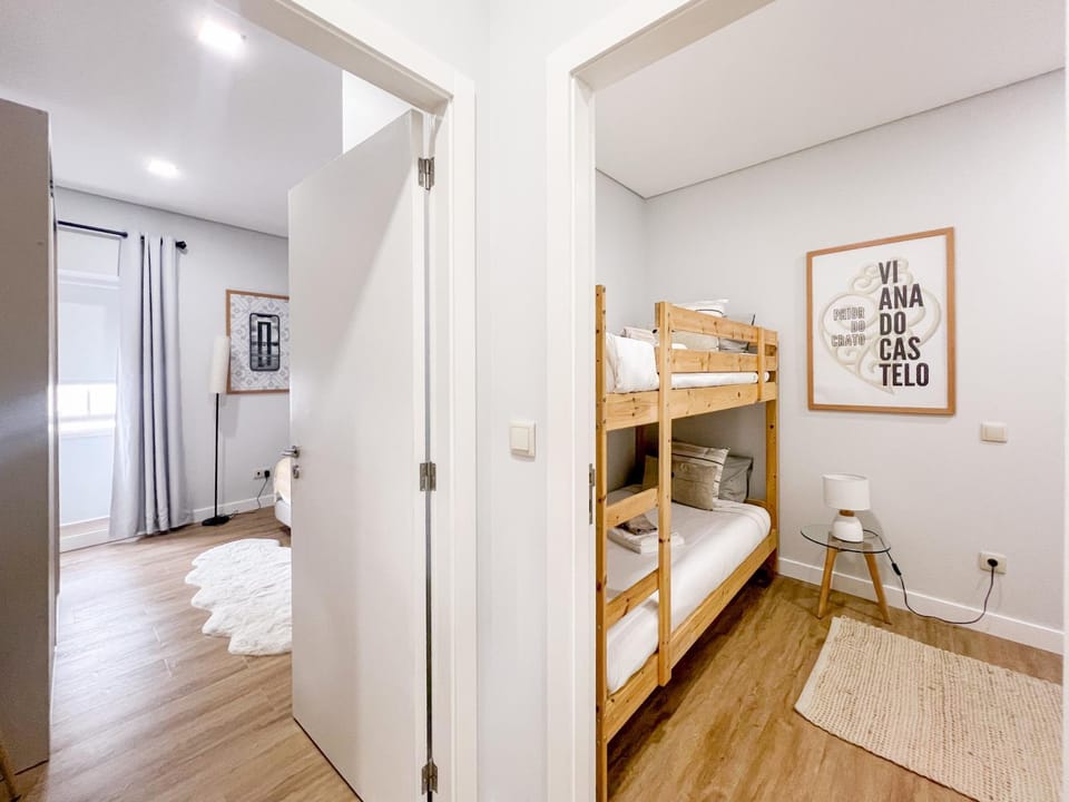 Bedroom, bunk bed