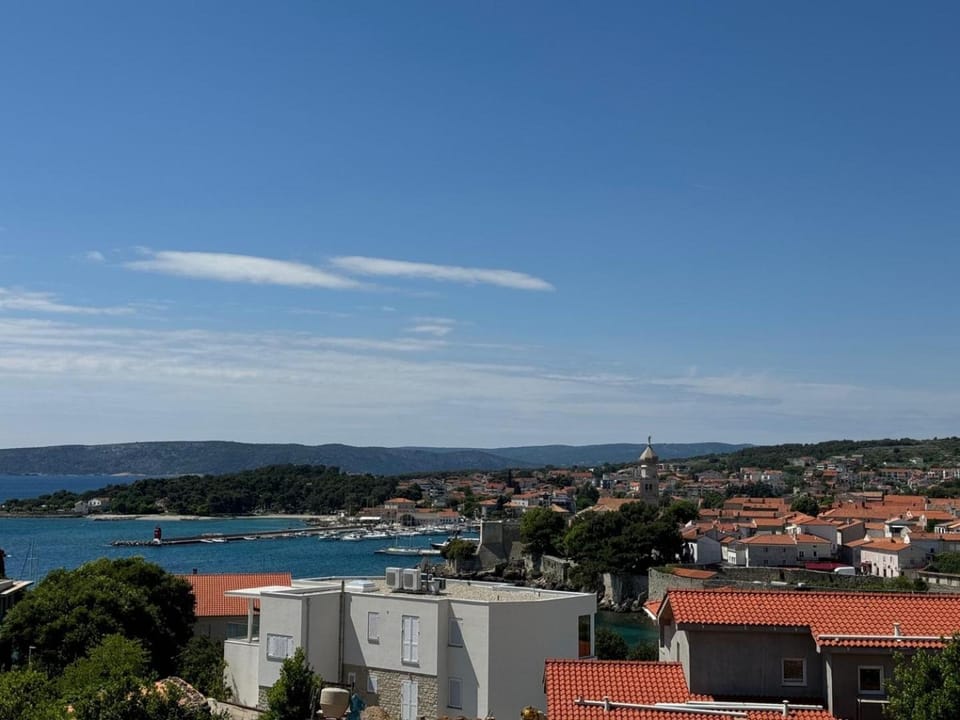 City view, Sea view