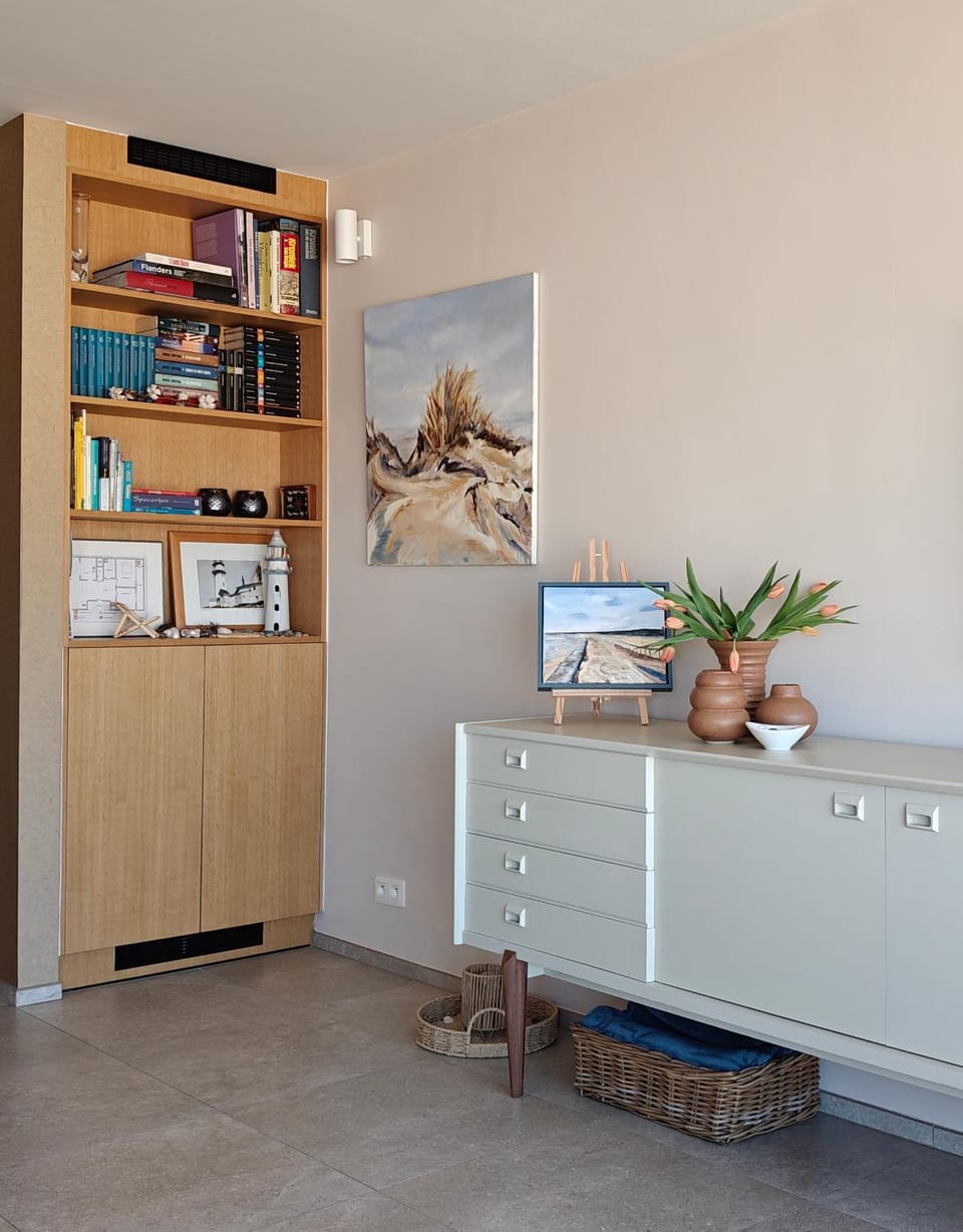Library, Living room