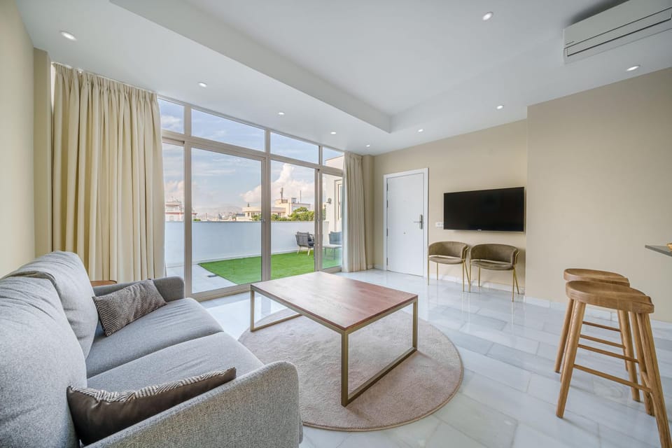 TV and multimedia, Living room, Seating area, air conditioner