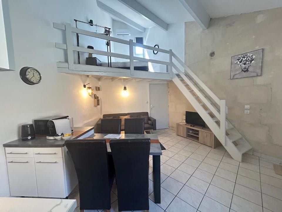 Living room, Dining area